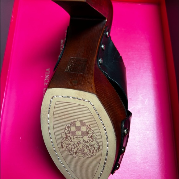 Vince Camuto Elida Black Vintage Leather Sandal - Picture 3 of 5